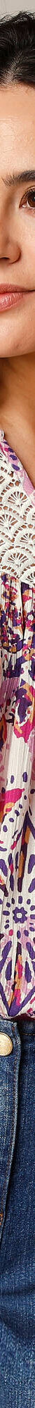 Blouse macramé manches 3/4, crépon imprimé (écru / violet) Blouse macramé manches 3/4, crépon imprimé (écru / violet)